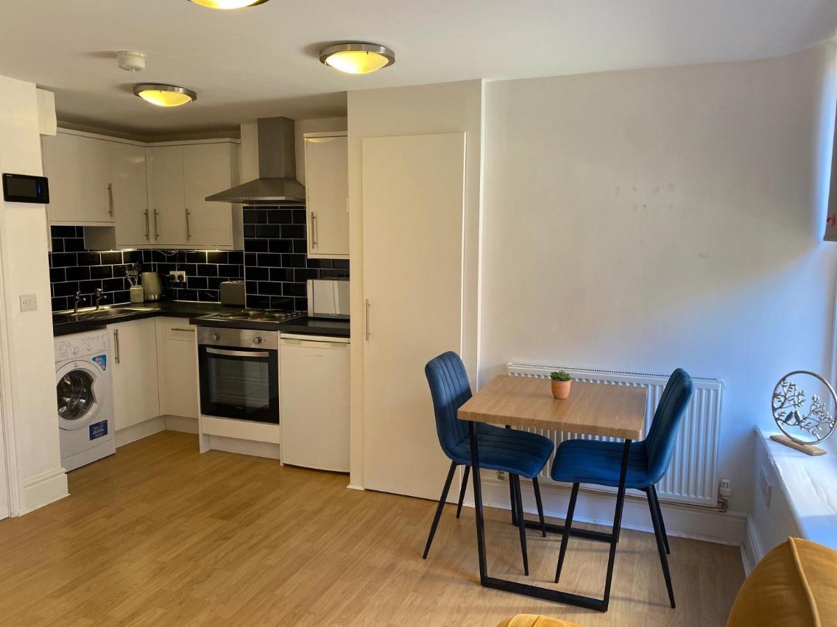 Bess'S Snug Appartement Matlock  Buitenkant foto