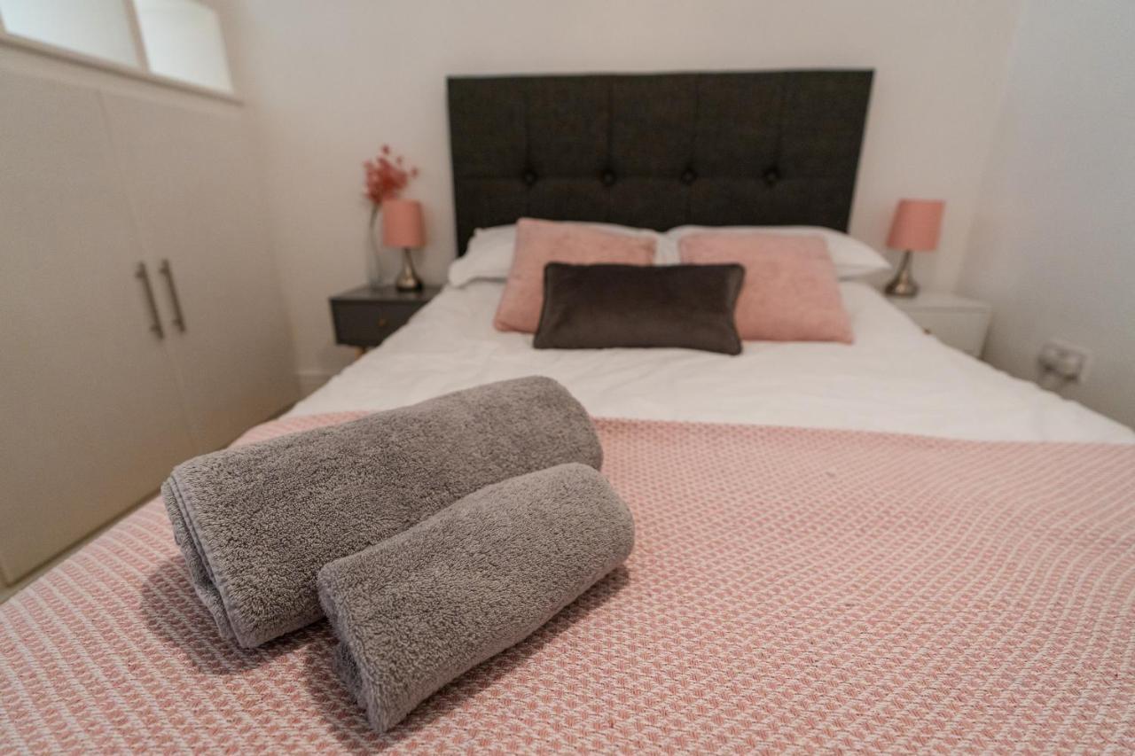 Bess'S Snug Appartement Matlock  Buitenkant foto